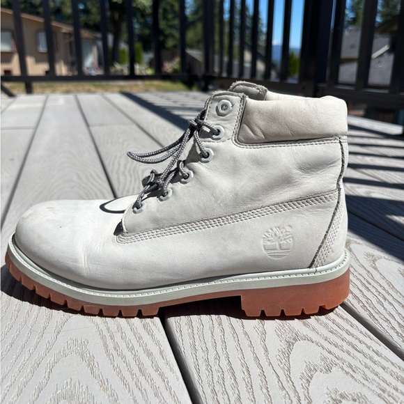 Timberland 6" Premium Waterproof Men's Boot - White And Gray, Gum Sole U… - Picture 3 of 11